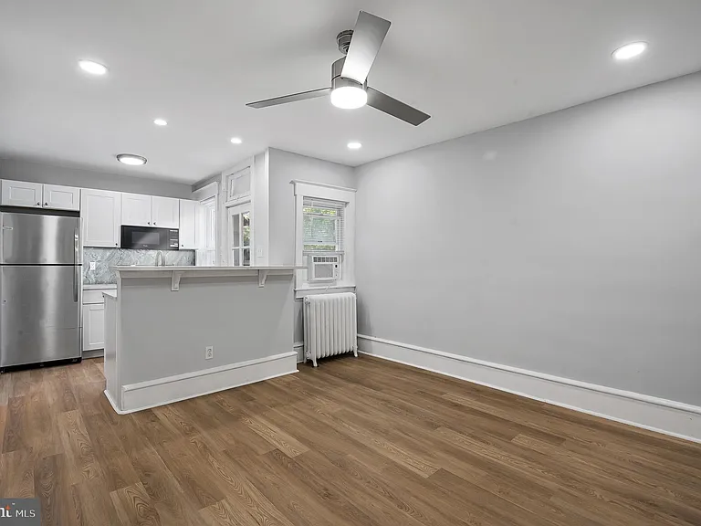 221 Kings Hwy E #B — Photo 4