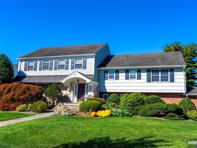 645 Cambridge Rd, Paramus, NJ, 07652