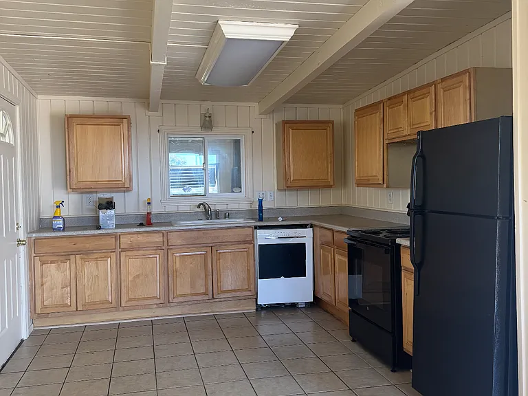 139 S 3rd St — Photo 4