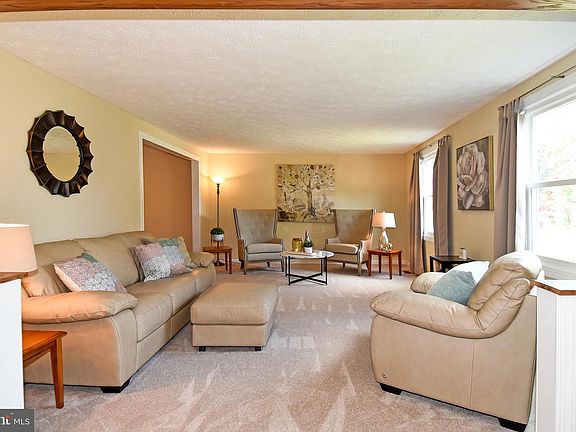 3rd image of 5210 Rushbrook Dr