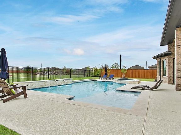 No Back Neighbors. Enjoy your yard that overlooks Bandera Waterfall and Trail.