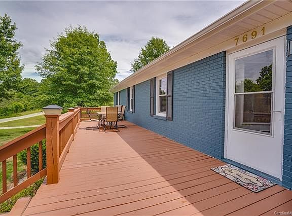 5th image of 7691 Skyline Dr
