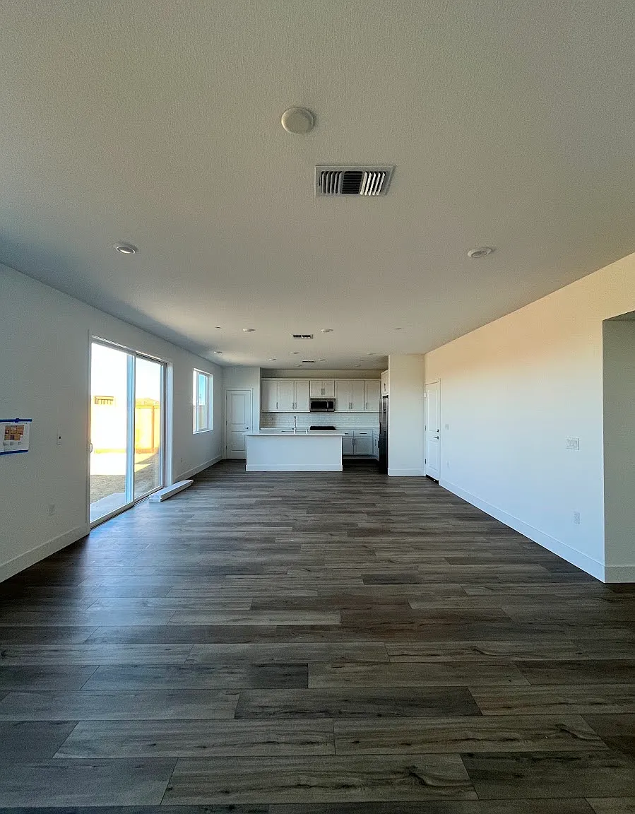 4 bed, 2589 sqft, $3,800 — Photo 4