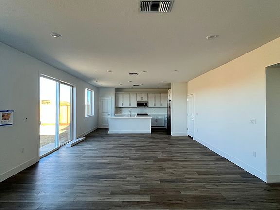 4th image of 2634 Waller Dr
