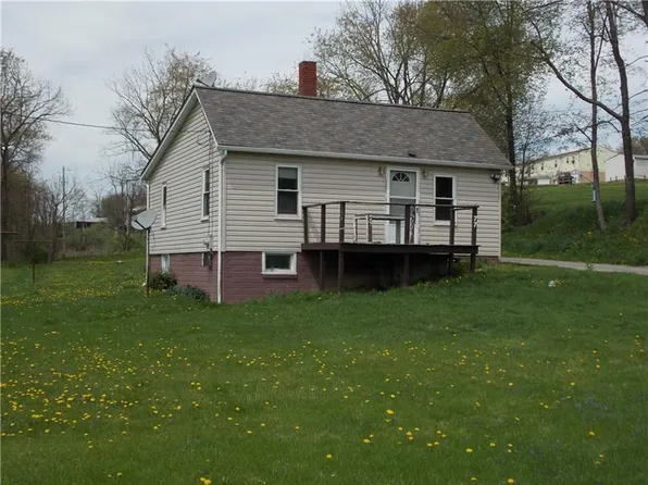 77 Linnwood Dr, Washington, PA 15301