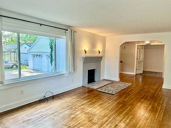 5th image of 406 W Updike St