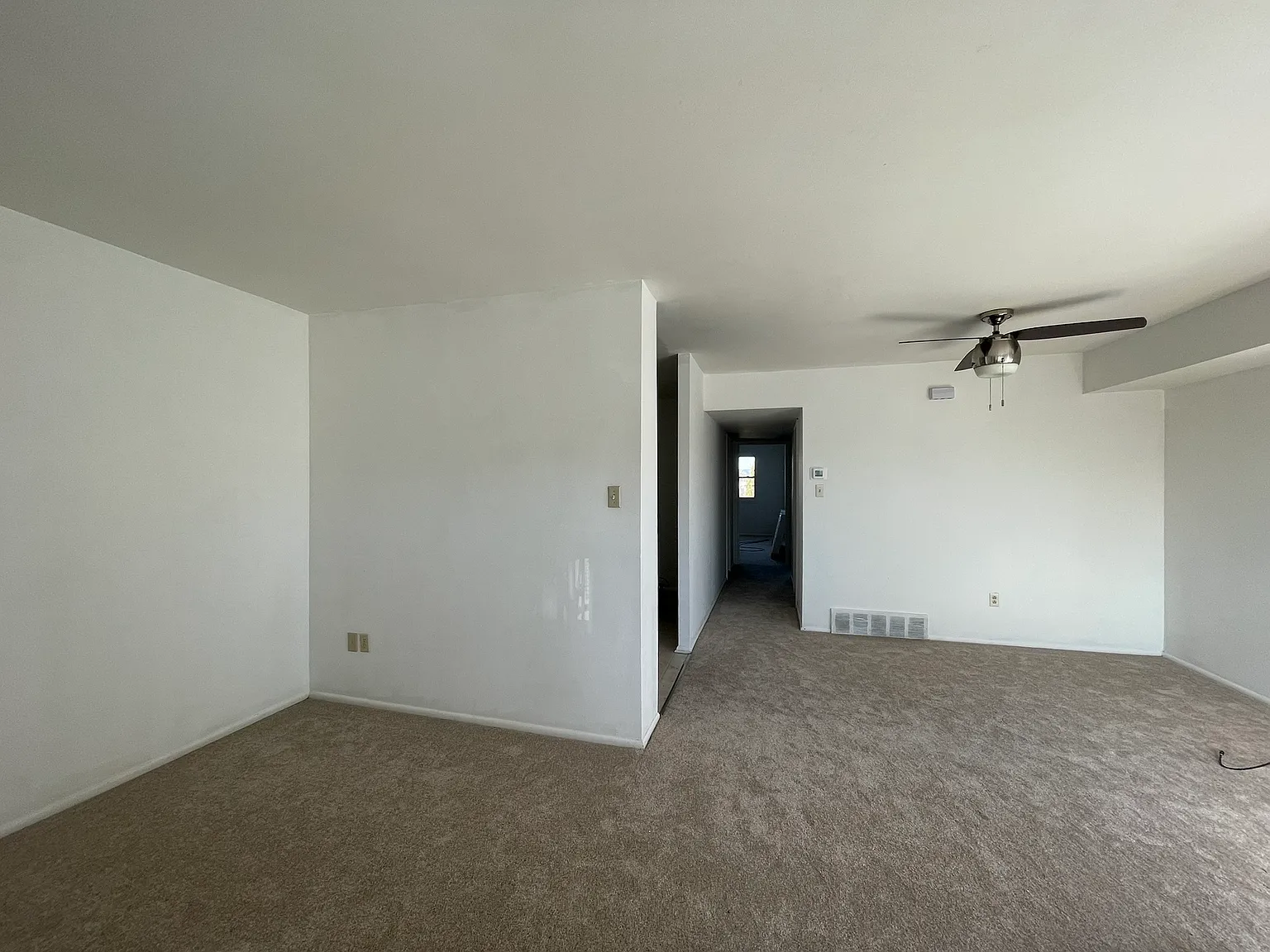 2 bed, 1015 sqft, $1,500 — Photo 2