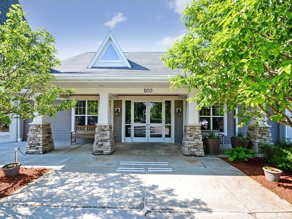 1st image of 100 Clydesdale Trl APT 105