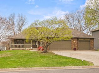 11631 Oakview Ct, Champlin, MN 55316