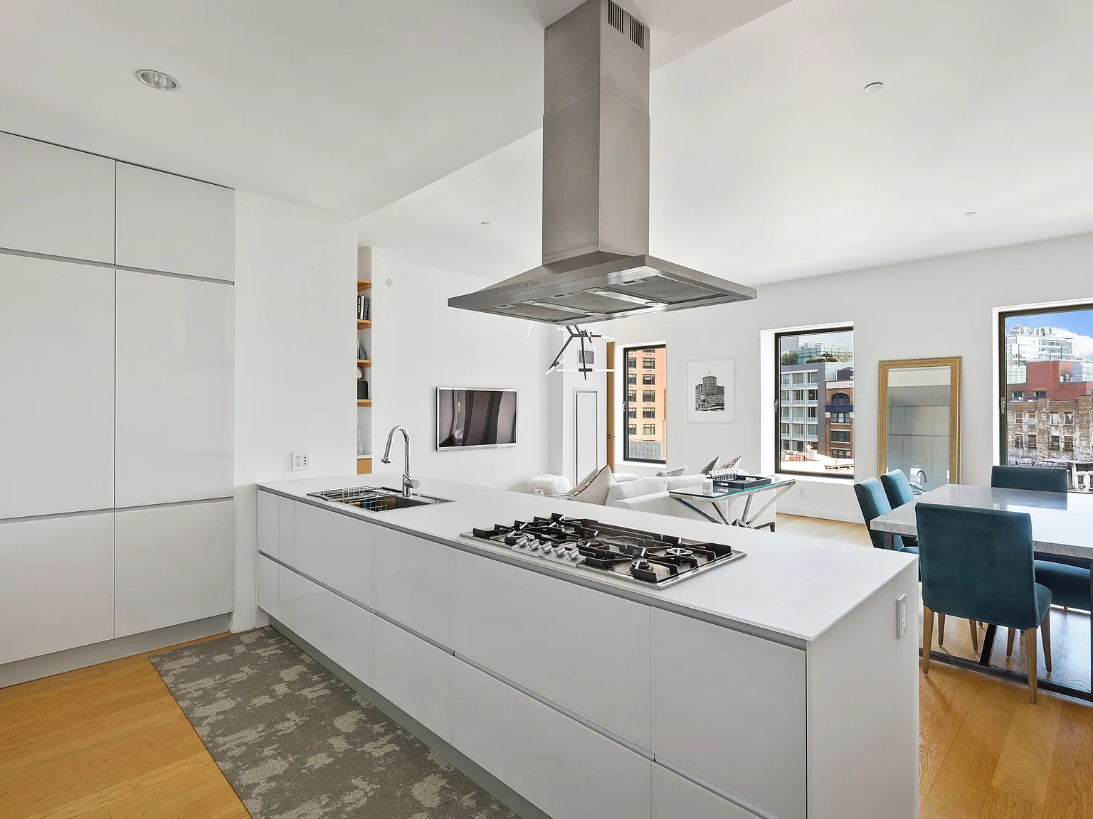 1 York Street — Photo 2