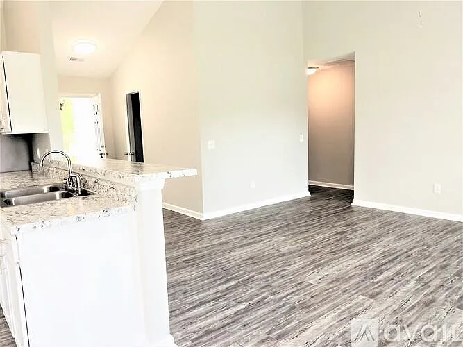 17 Cottingham Way — Photo 5