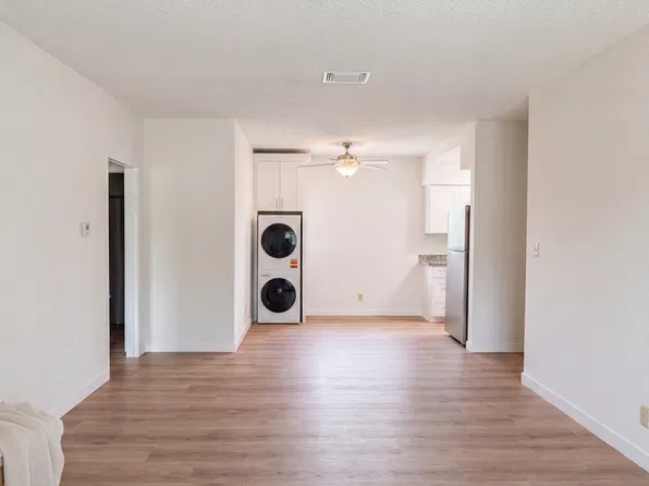 5358 Circle Dr, Van Nuys, CA
