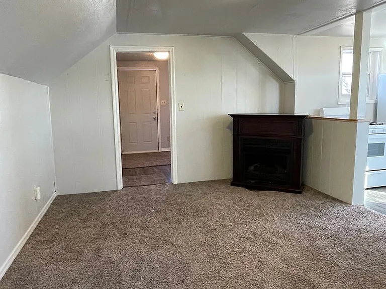 405 E Watertown St — Photo 4