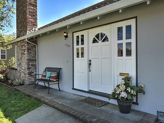 3rd image of 1702 Montemar Way