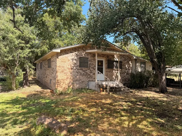 319 S Fisher St, Gorman, TX 76454