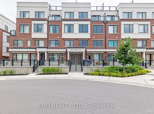 600 Alex Gardner Cir #109, Aurora, ON L4G 3G5