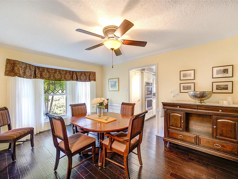 22526 Cove Hollow Dr — Photo 6