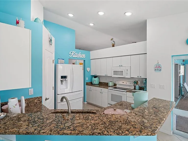 1408 SW 23rd St — Photo 22