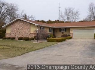 516 E Lincoln St, Arthur, IL 61911