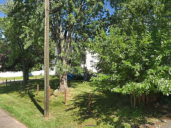 5th image of 36 N Lawrence Ave