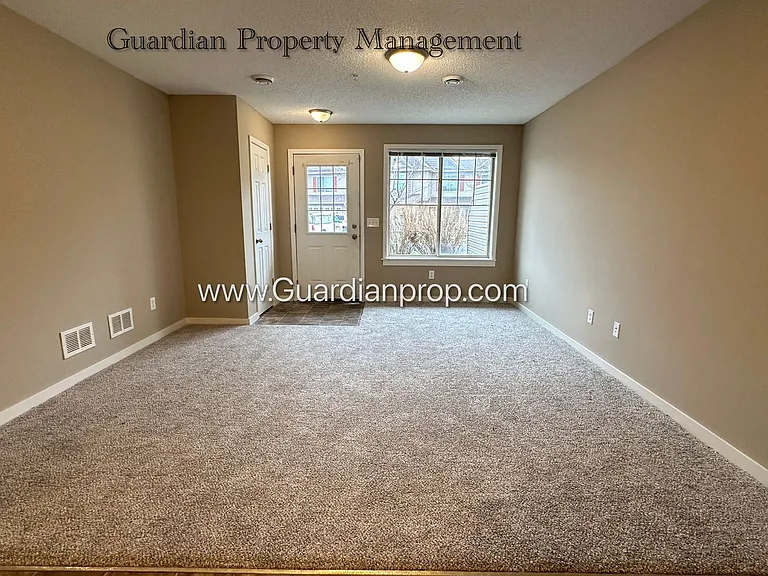 9927 Vera Cruz Ln N — Photo 2