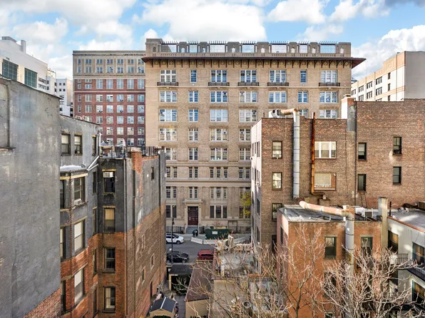 130 East 18th Street image 5 of 10