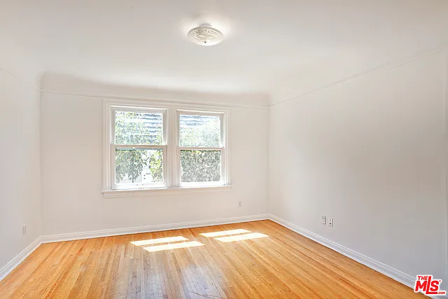2035 Selby Ave — Photo 18
