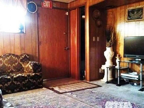 5th image of 17714 46th Ave S