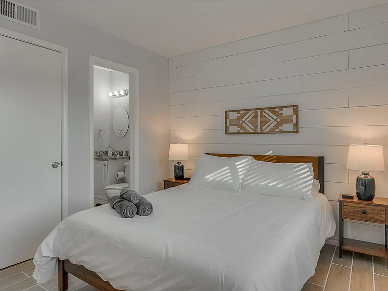 1425 Mayfield Ave — Photo 30