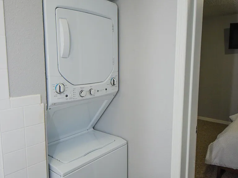 913 Sumter St #102 — Photo 9