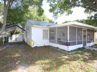 2016 President St, Palatka, FL 32177