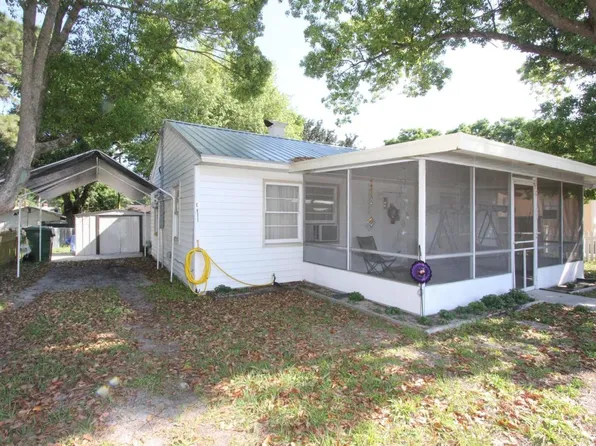 2016 President St, Palatka, FL 32177