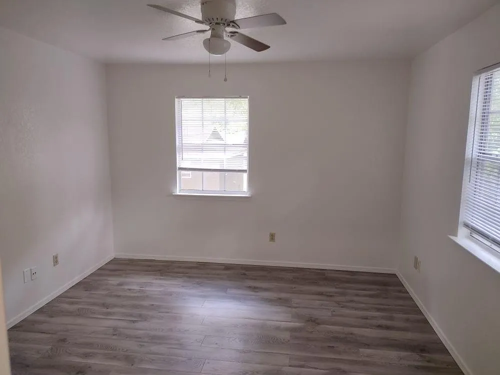 1140 W Bowen Blvd — Photo 1