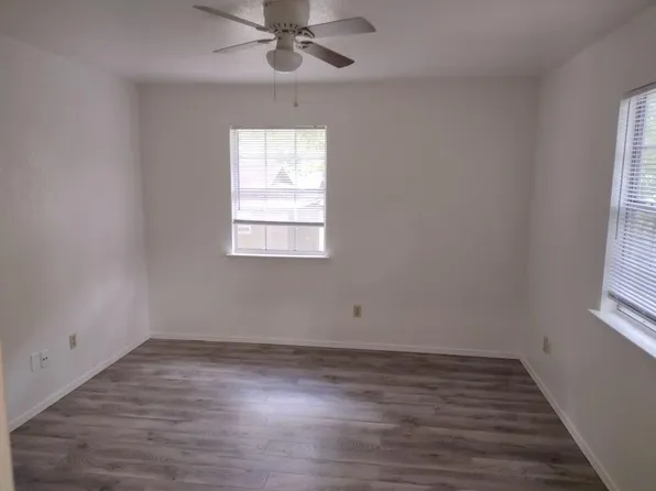 1140 W Bowen Blvd #M, Fayetteville, AR 72703