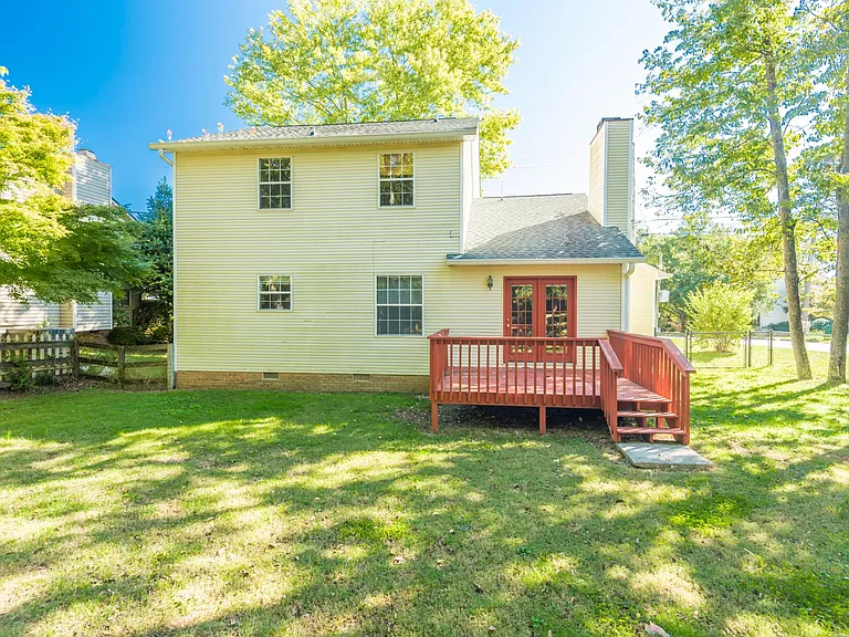 1560 Pheasants Glen Dr — Photo 43