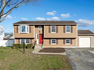 7789 New Hope, Liverpool, NY 13090