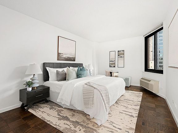 5th image of 111 E 30th St APT 12C