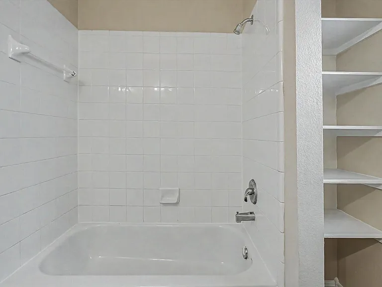 3030 Peerless Pass Ct — Photo 33