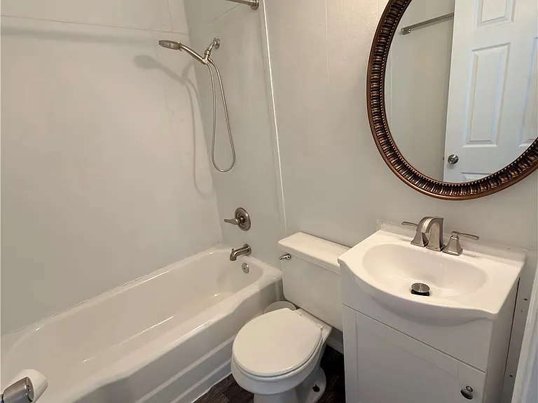 200 Roxie Ave — Photo 23