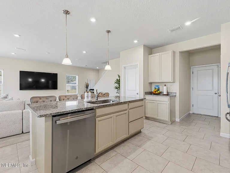 1052 Victoria Hills Ct — Photo 9