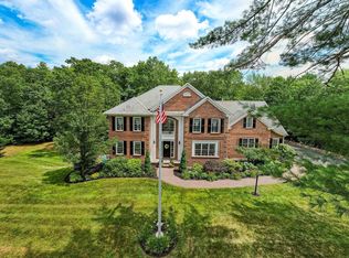 2 Champagne Ter, Bedford, NH 03110