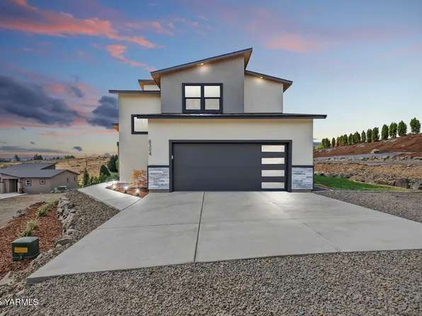 8304 Viewcrest Way, Yakima, WA 98908