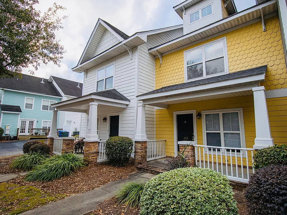 223 Forest Green Dr