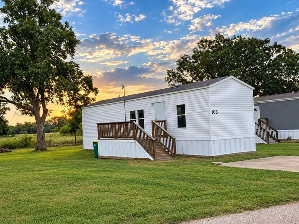 503 W Lower Line St, La Grange, TX