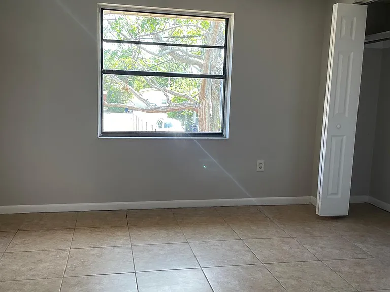 1463 Drew St #B — Photo 8