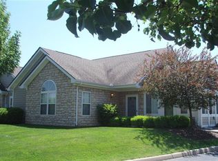 110 Edinburgh Village Dr, Centerville, OH 45458