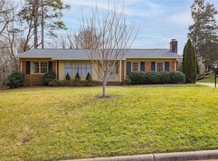 3103 Robin Hood Dr, Greensboro, NC 27408