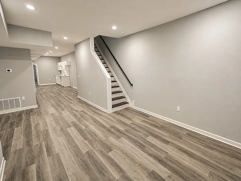 3041 W Berks St — Photo 2