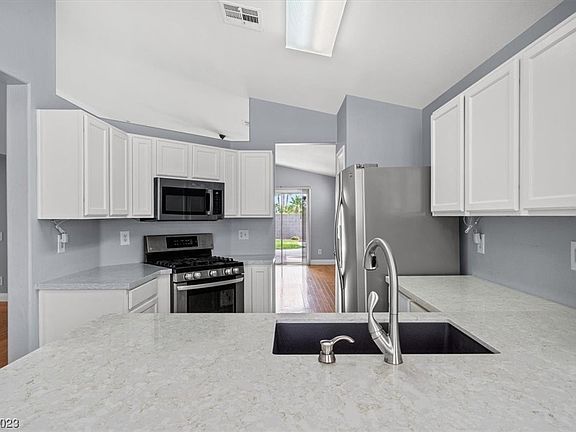 5th image of 3256 Fossil Springs St