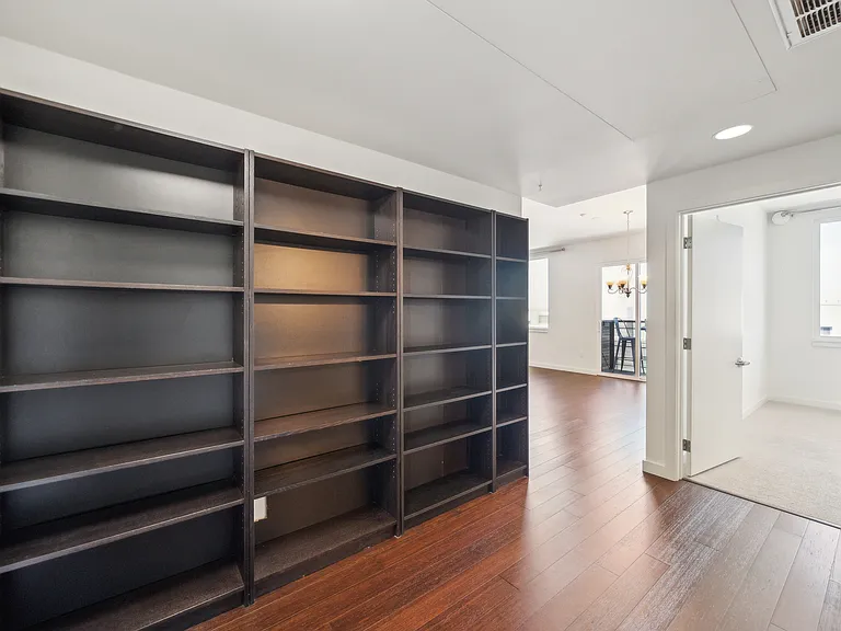 50 Jerrold Ave #305 — Photo 16